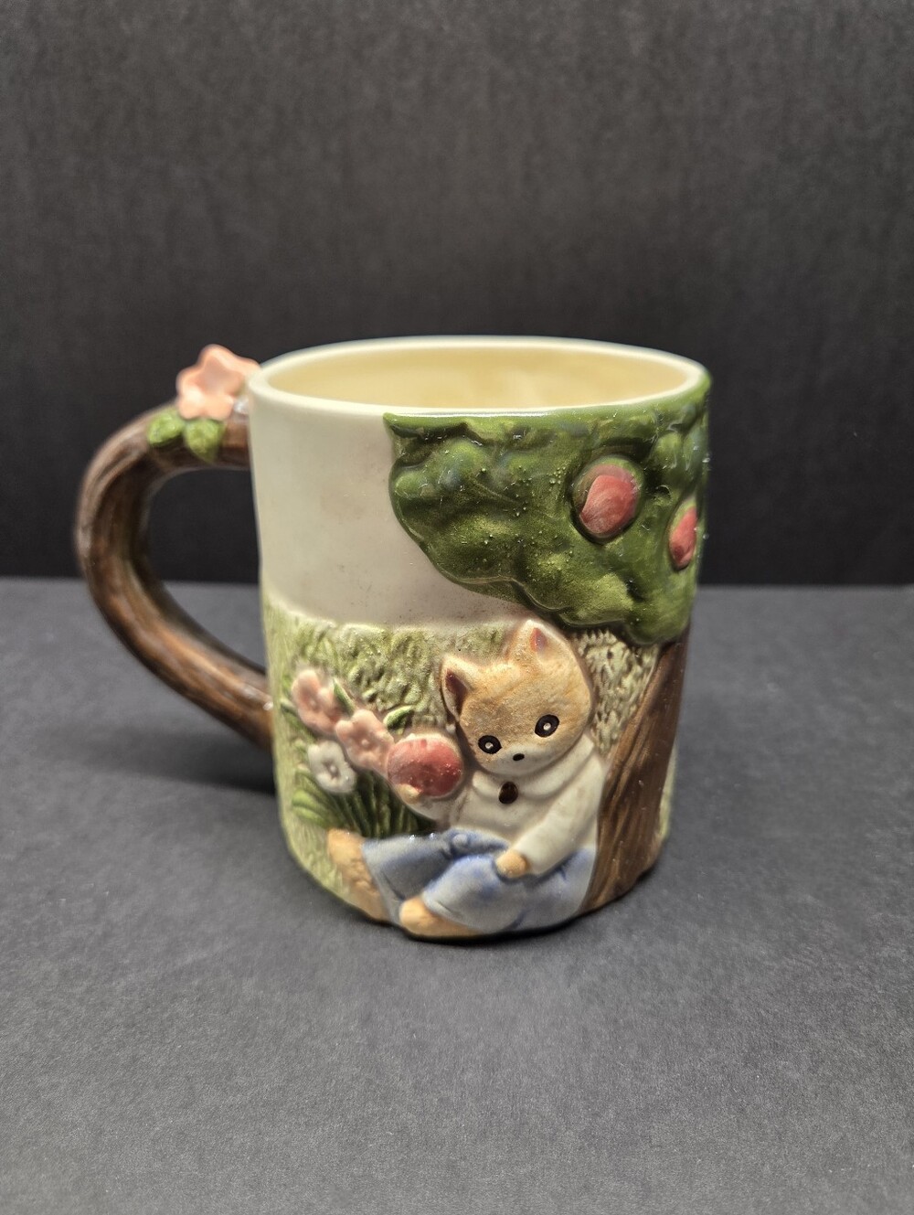 Takahashi 3D Rabbit Picking Apples & Kitten Mug Cup 12 Oz Made In Japan